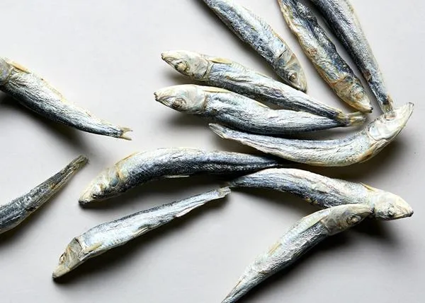 FREEZE DRIED WHOLE SARDINES